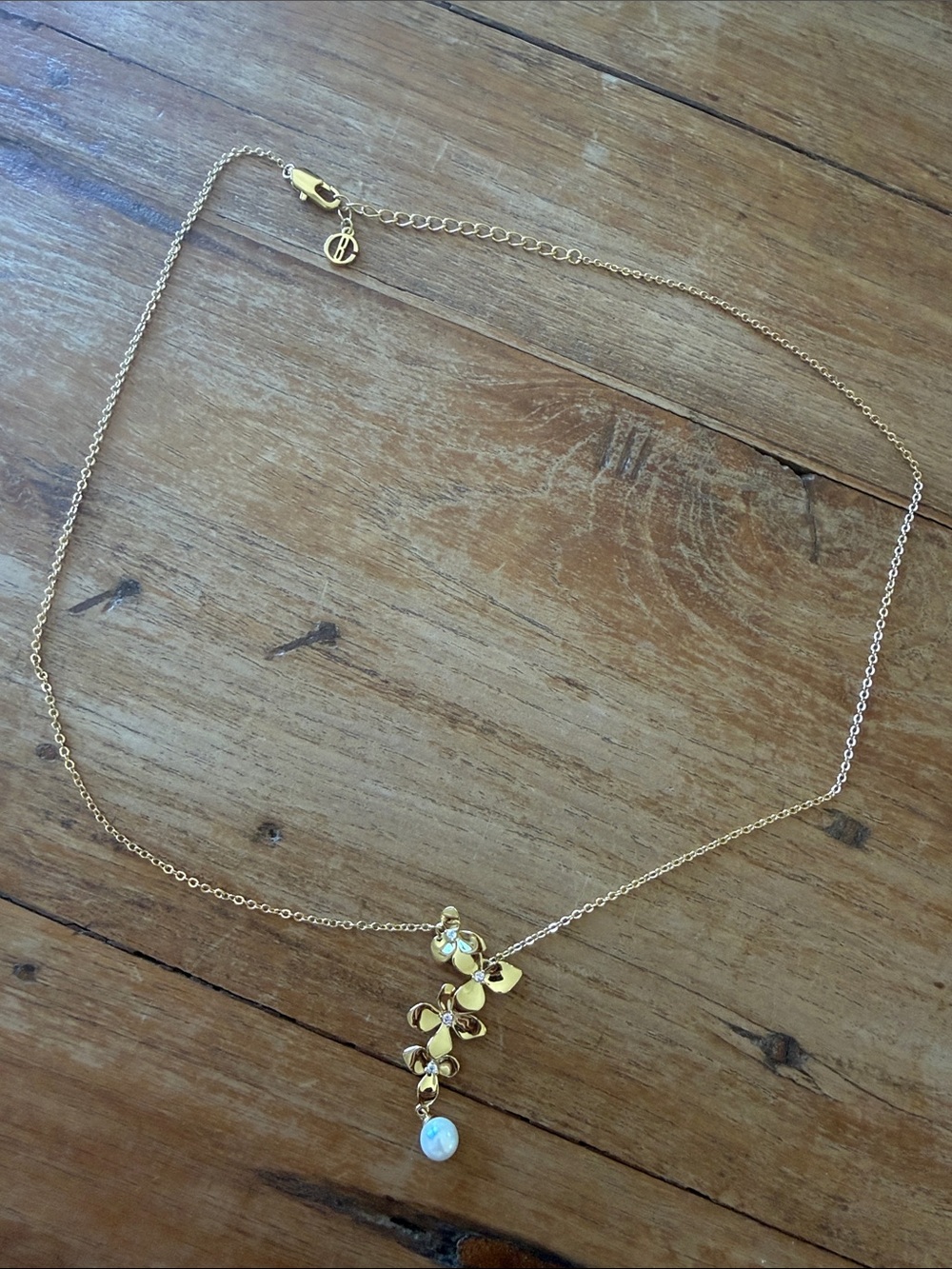 Gold Floral Pendant Necklace with Pearl Drop